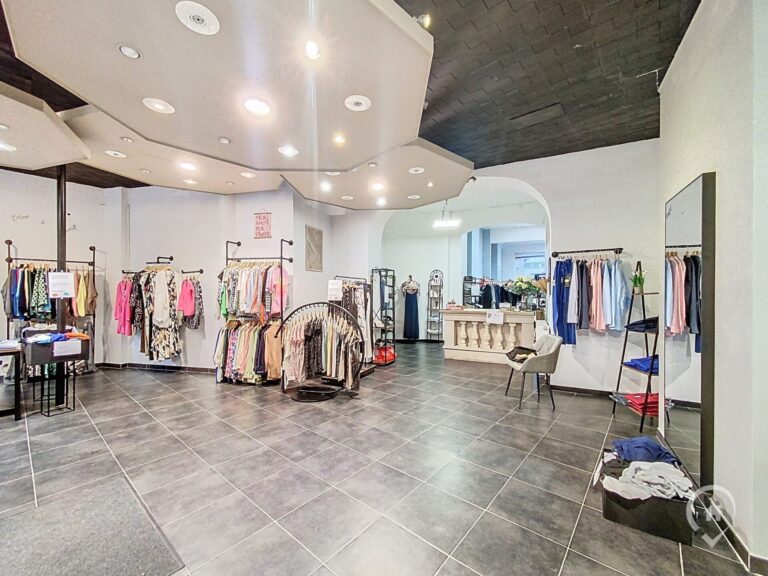 Condrogest - Commerce à louer au centre de Dinant, avec vue Croisette