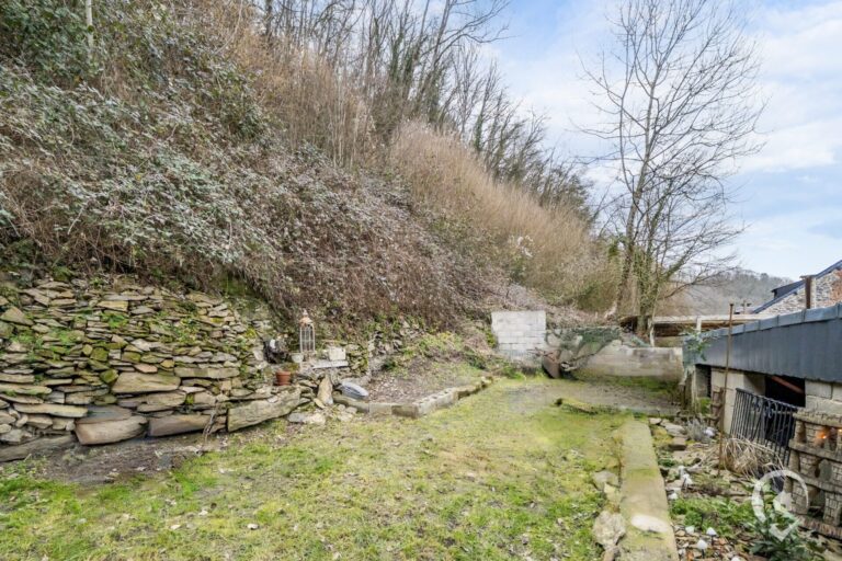 Condrogest - Authentique maison à vendre dans le centre d'Hastière