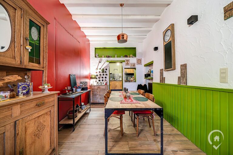 Condrogest - Authentique maison à vendre dans le centre d'Hastière