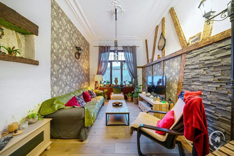 Condrogest - Authentique maison à vendre dans le centre d'Hastière