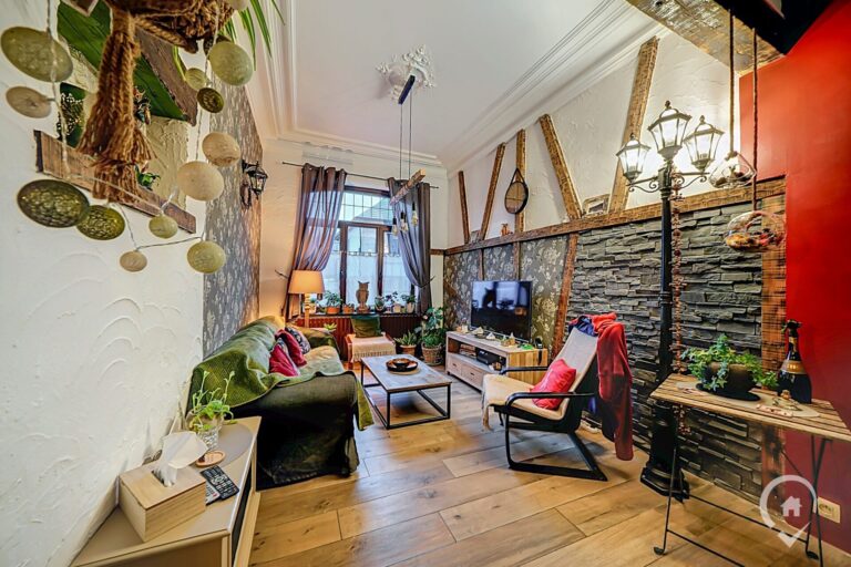 Condrogest - Authentique maison à vendre dans le centre d'Hastière