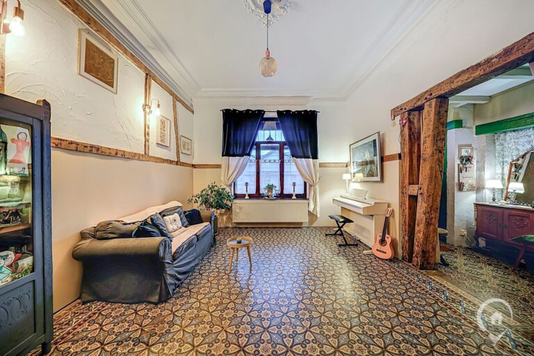 Condrogest - Authentique maison à vendre dans le centre d'Hastière