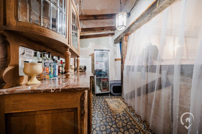 Condrogest - Authentique maison à vendre dans le centre d'Hastière