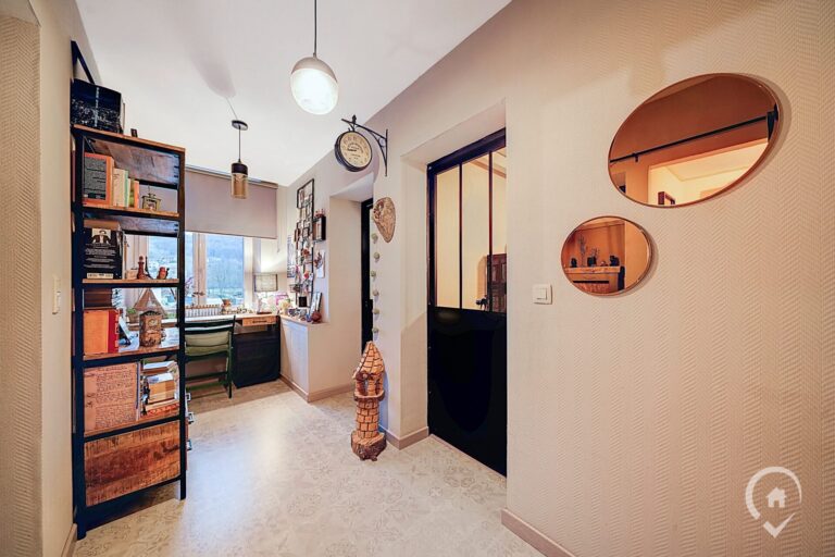 Condrogest - Authentique maison à vendre dans le centre d'Hastière