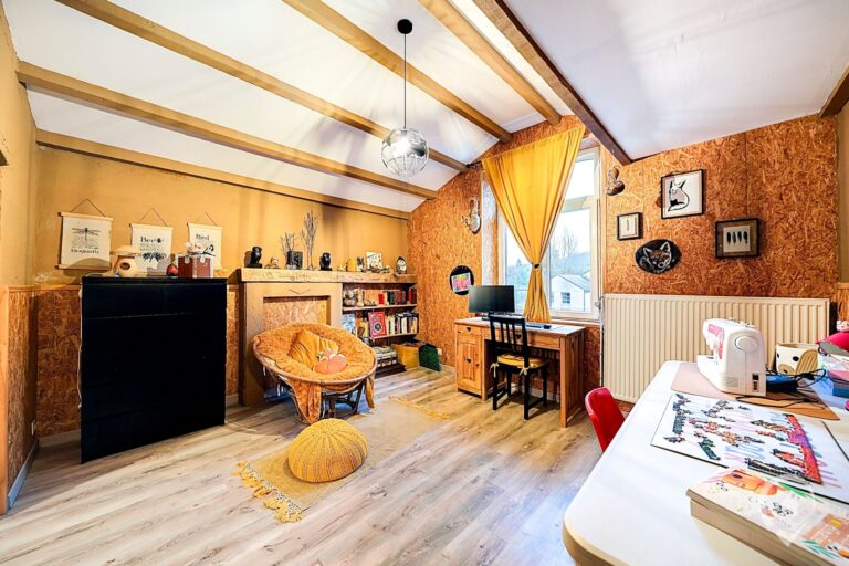 Condrogest - Authentique maison à vendre dans le centre d'Hastière