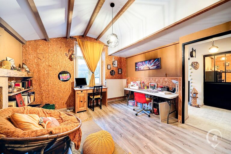 Condrogest - Authentique maison à vendre dans le centre d'Hastière