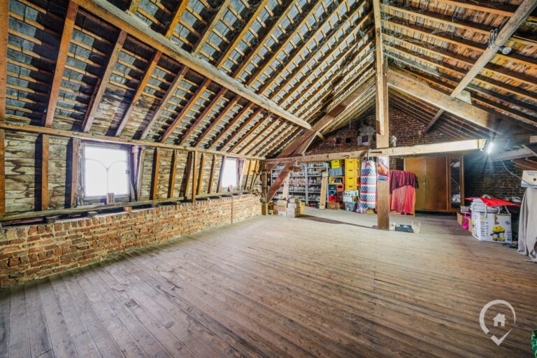 Condrogest - Authentique maison à vendre dans le centre d'Hastière