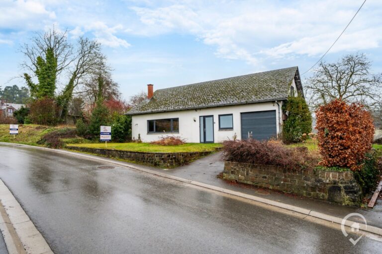 Condrogest - Villa plain-pied 2 chambres à rénover à vendre à Sorinnes