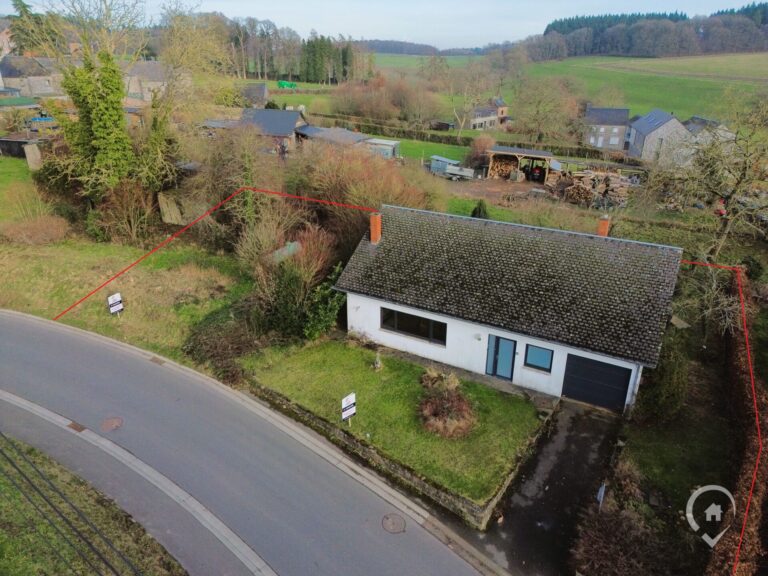 Condrogest - Villa plain-pied 2 chambres à rénover à vendre à Sorinnes