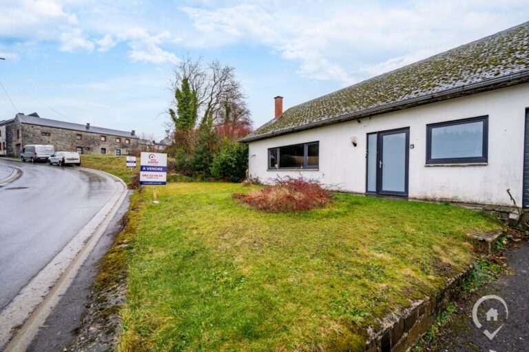 Condrogest - Villa plain-pied 2 chambres à rénover à vendre à Sorinnes