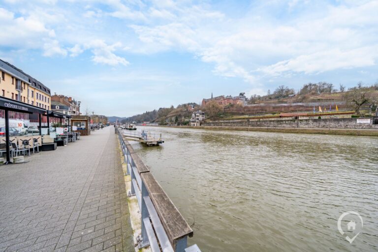 Condrogest - Studio à vendre au centre de Dinant