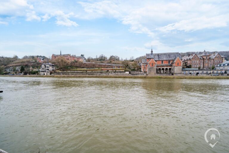 Condrogest - Studio à vendre au centre de Dinant