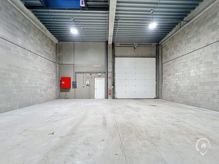 Condrogest - Hall industriel à louer dans le zoning de Sorinnes - Dinant