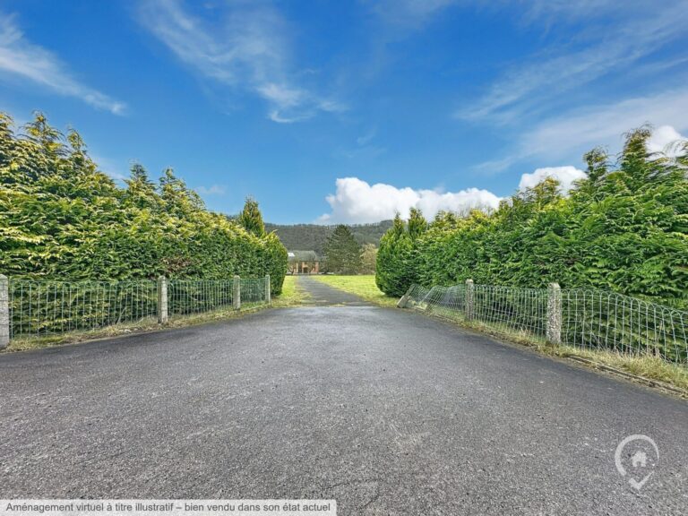 Condrogest - Superbe terrain 4 980m² avec plus de 60m de façade à Ronzon