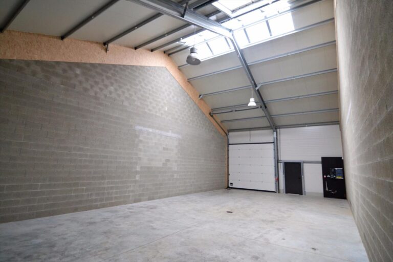 Condrogest - Hall industriel à louer à Sorinnes - Dinant