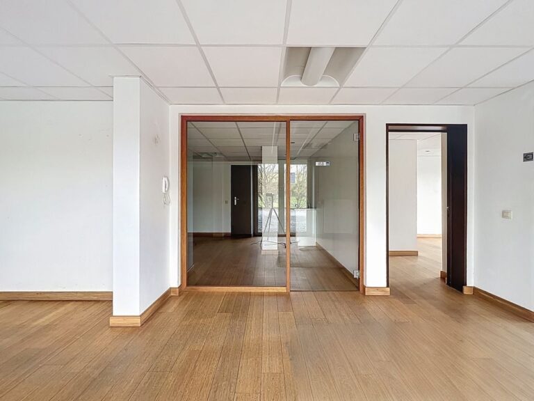 Condrogest - Bureaux à louer à Dinant - Endroit premium