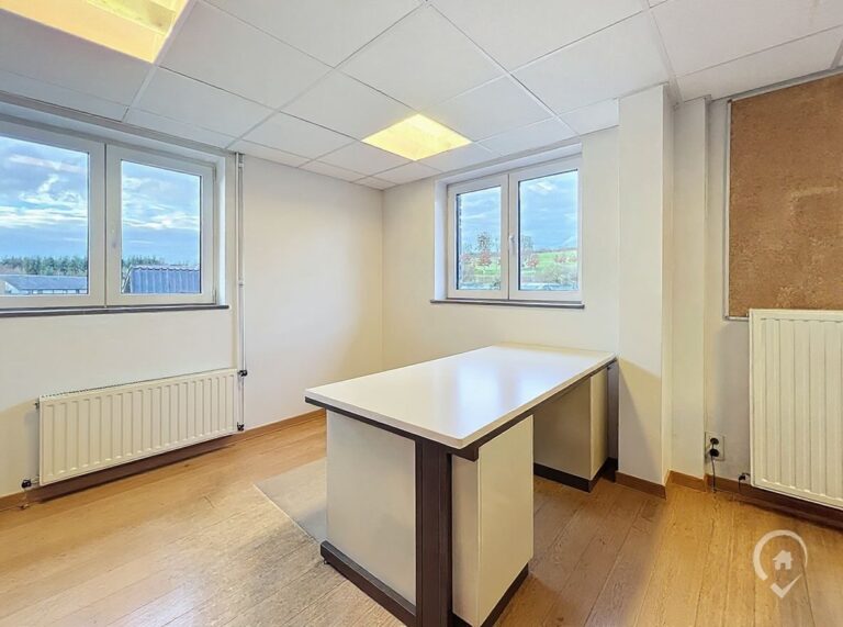 Condrogest - Bureaux à louer à Dinant - Endroit premium
