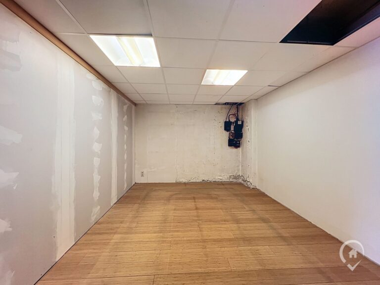 Condrogest - Bureaux à louer à Dinant - Endroit premium