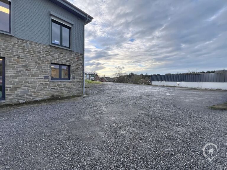 Condrogest - Bureaux à louer à Dinant - Endroit premium