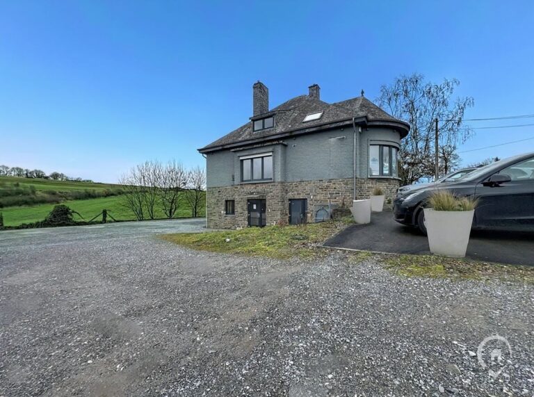 Condrogest - Bureaux à louer à Dinant - Endroit premium