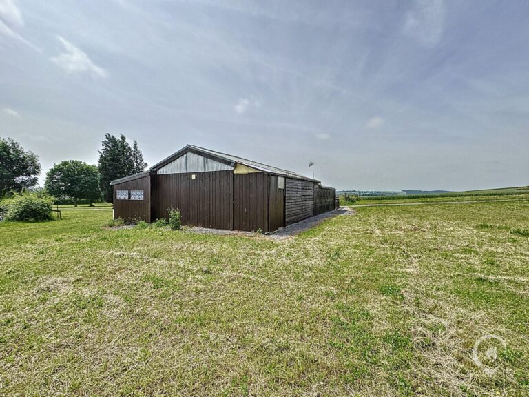 Condrogest - Chalet 1 chambre à vendre en parfait état dans les campagnes d'Onhaye