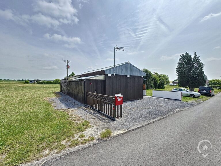 Condrogest - Chalet 1 chambre à vendre en parfait état dans les campagnes d'Onhaye