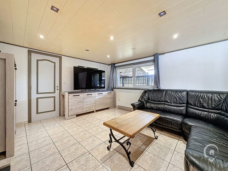 Condrogest - Chalet 1 chambre à vendre en parfait état dans les campagnes d'Onhaye