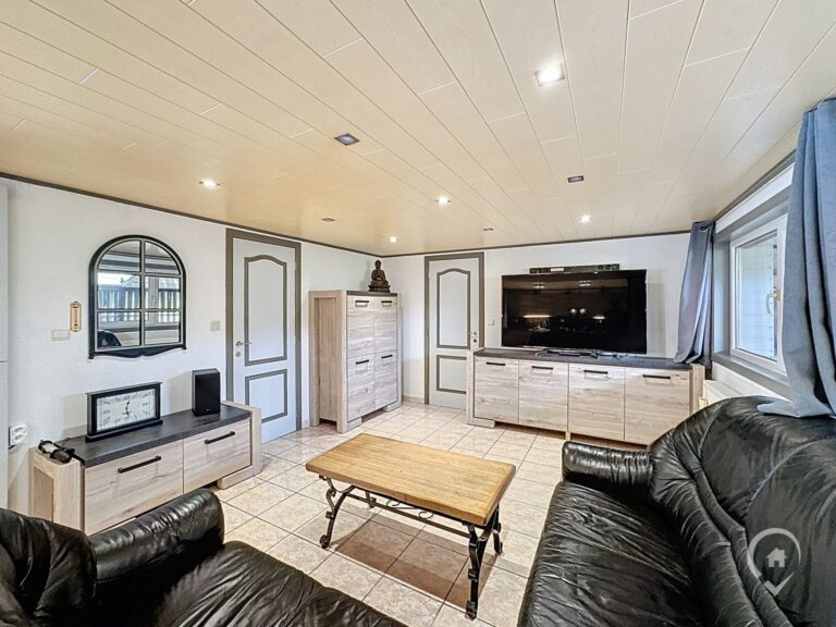 Condrogest - Chalet 1 chambre à vendre en parfait état dans les campagnes d'Onhaye