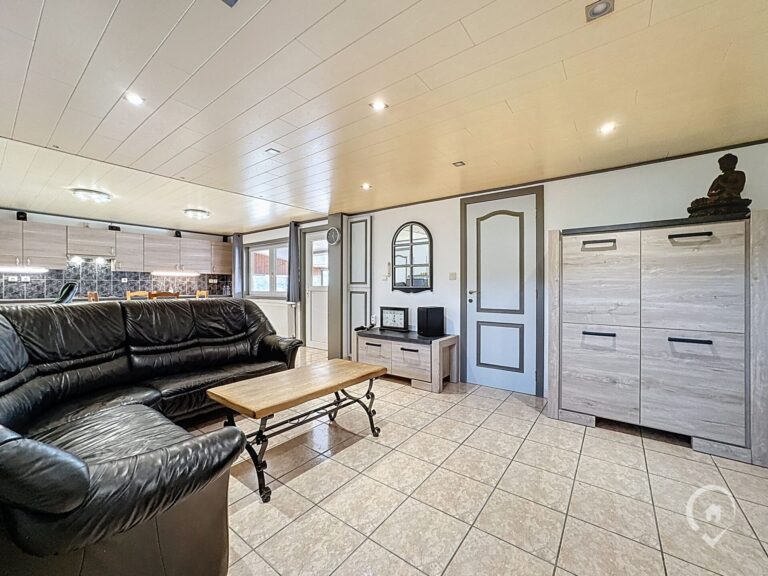 Condrogest - Chalet 1 chambre à vendre en parfait état dans les campagnes d'Onhaye