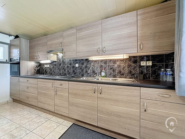 Condrogest - Chalet 1 chambre à vendre en parfait état dans les campagnes d'Onhaye