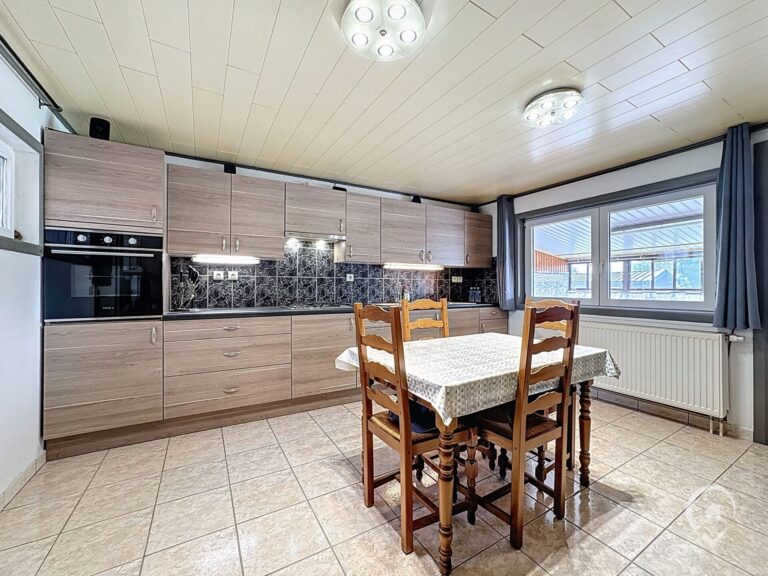 Condrogest - Chalet 1 chambre à vendre en parfait état dans les campagnes d'Onhaye