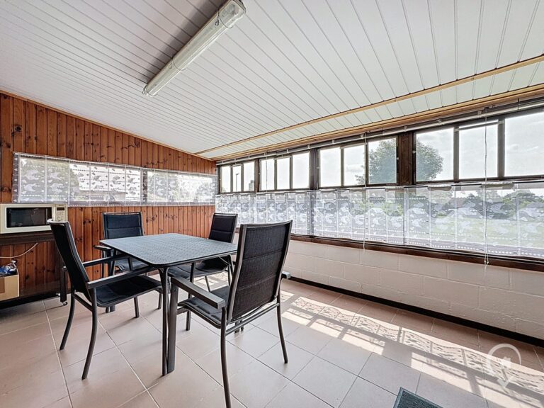 Condrogest - Chalet 1 chambre à vendre en parfait état dans les campagnes d'Onhaye