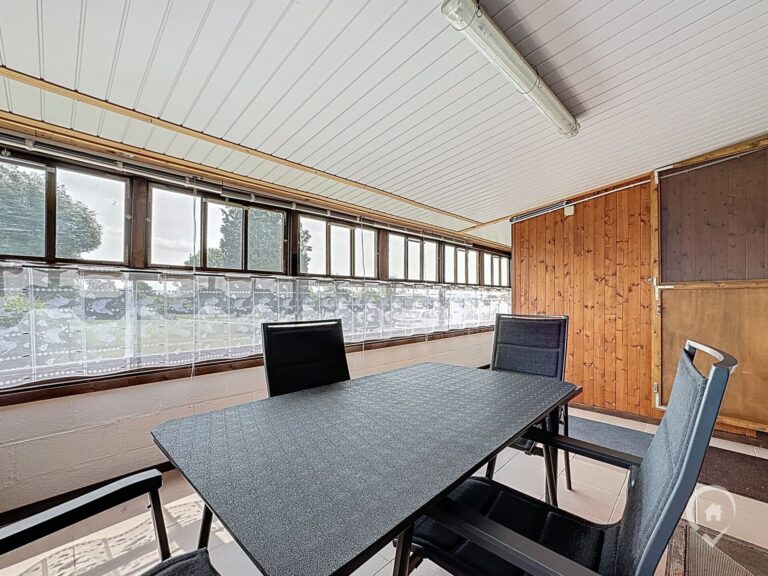 Condrogest - Chalet 1 chambre à vendre en parfait état dans les campagnes d'Onhaye