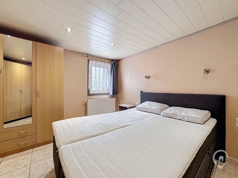 Condrogest - Chalet 1 chambre à vendre en parfait état dans les campagnes d'Onhaye