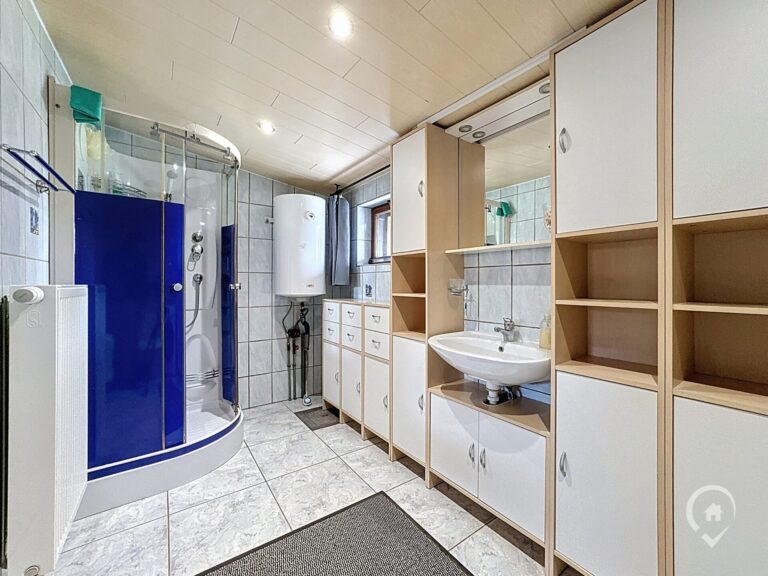 Condrogest - Chalet 1 chambre à vendre en parfait état dans les campagnes d'Onhaye