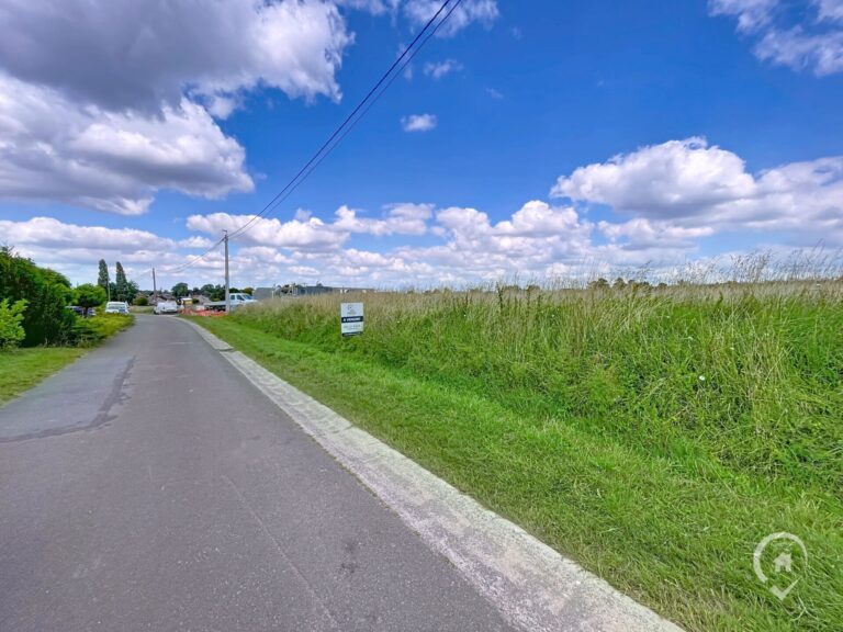 Condrogest - Magnifique terrain de 18,92 ares à vendre à la Sarte