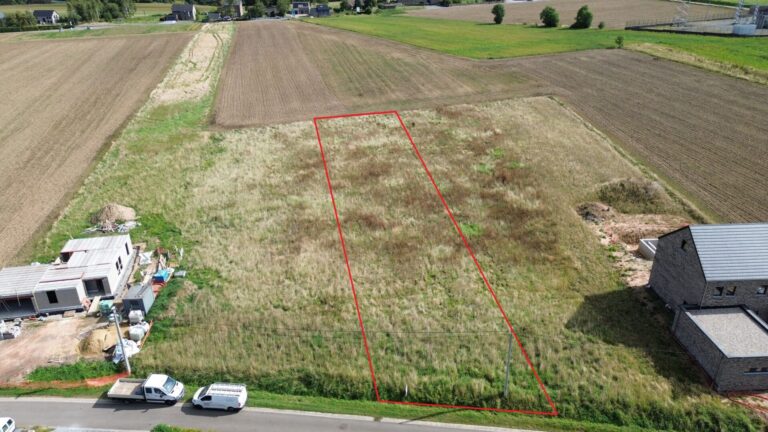 Condrogest - Magnifique terrain de 18,92 ares à vendre à la Sarte