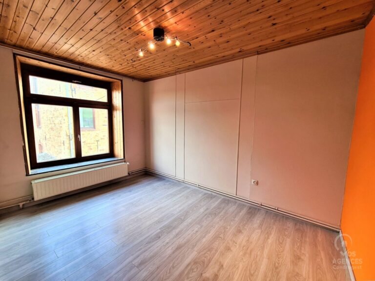 Condrogest - Maison avec jardin à louer à Emptinne