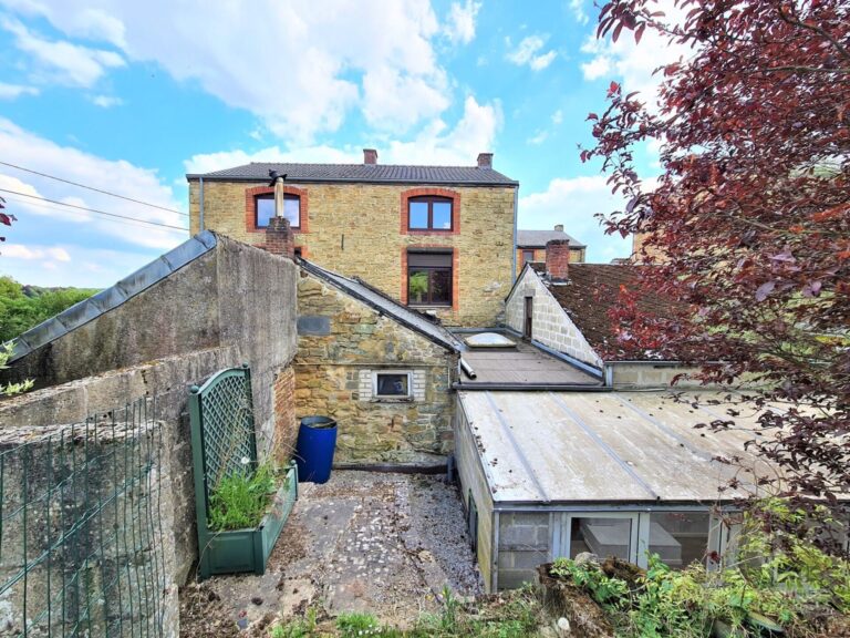 Condrogest - Maison avec jardin à louer à Emptinne