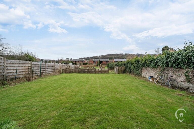 Condrogest - Spacieuse maison de 199m² bénéficiant d'un terrain de 7 ares.