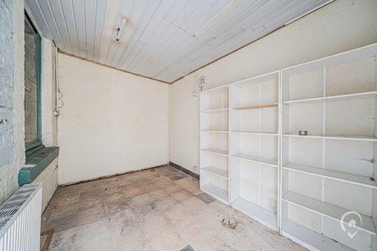 Condrogest - Spacieuse maison de 199m² bénéficiant d'un terrain de 7 ares.