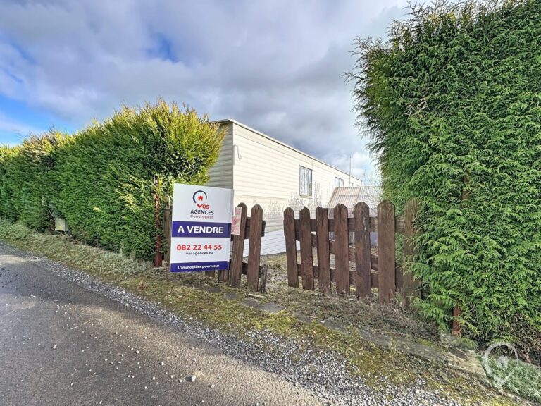 Condrogest - Caravane à rénover à vendre à Hastière - parcelle de 2 ares