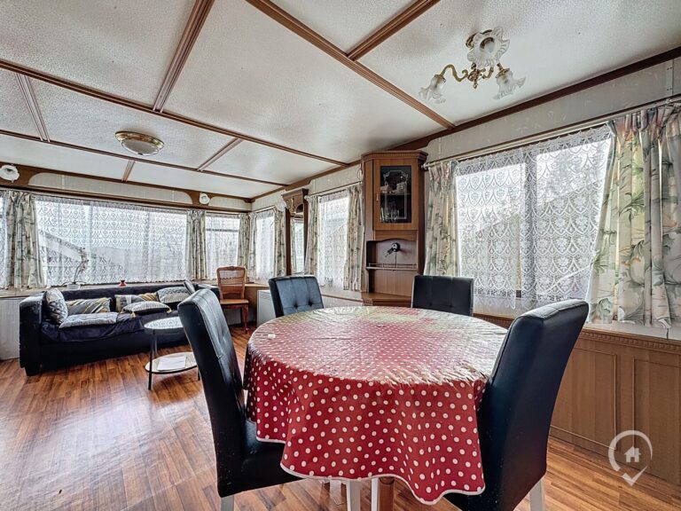 Condrogest - Caravane à rénover à vendre à Hastière - parcelle de 2 ares