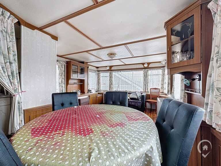 Condrogest - Caravane à rénover à vendre à Hastière - parcelle de 2 ares