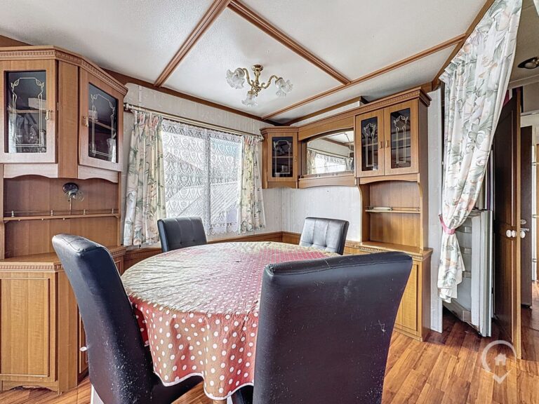 Condrogest - Caravane à rénover à vendre à Hastière - parcelle de 2 ares