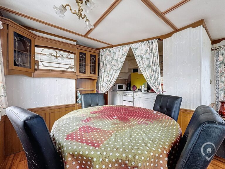 Condrogest - Caravane à rénover à vendre à Hastière - parcelle de 2 ares