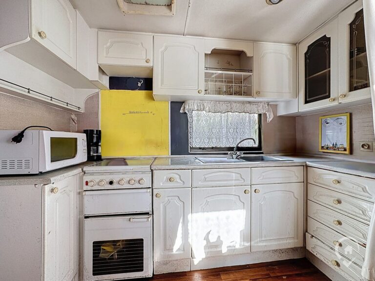 Condrogest - Caravane à rénover à vendre à Hastière - parcelle de 2 ares