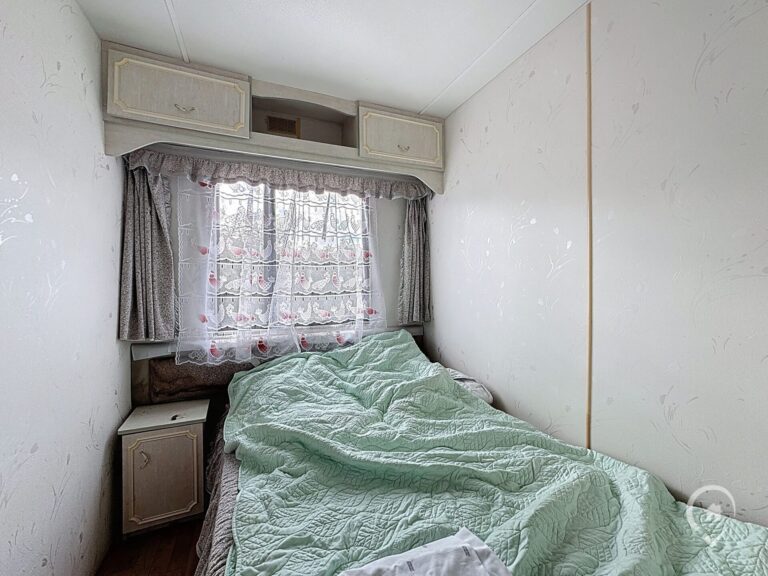 Condrogest - Caravane à rénover à vendre à Hastière - parcelle de 2 ares