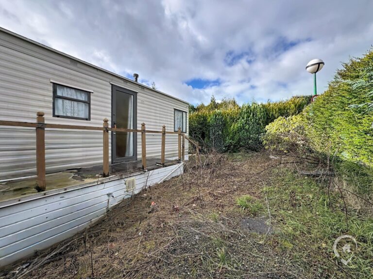 Condrogest - Caravane à rénover à vendre à Hastière - parcelle de 2 ares