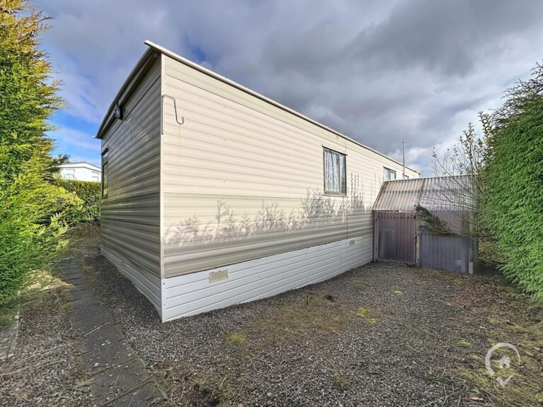 Condrogest - Caravane à rénover à vendre à Hastière - parcelle de 2 ares